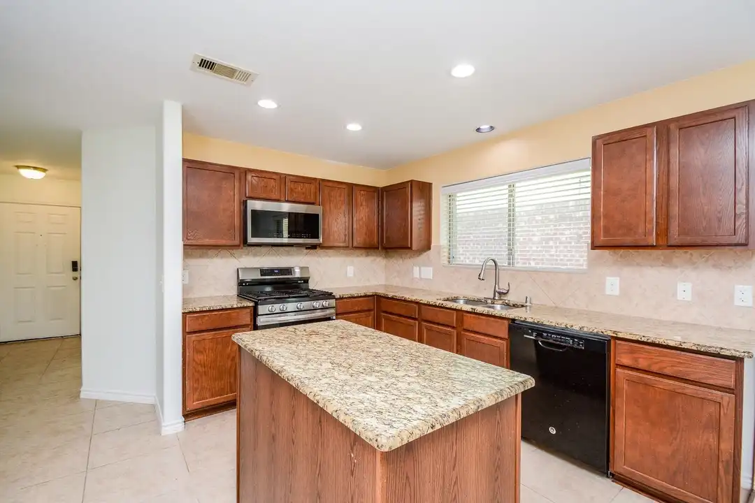 15407 Key Crest Ln - View 5