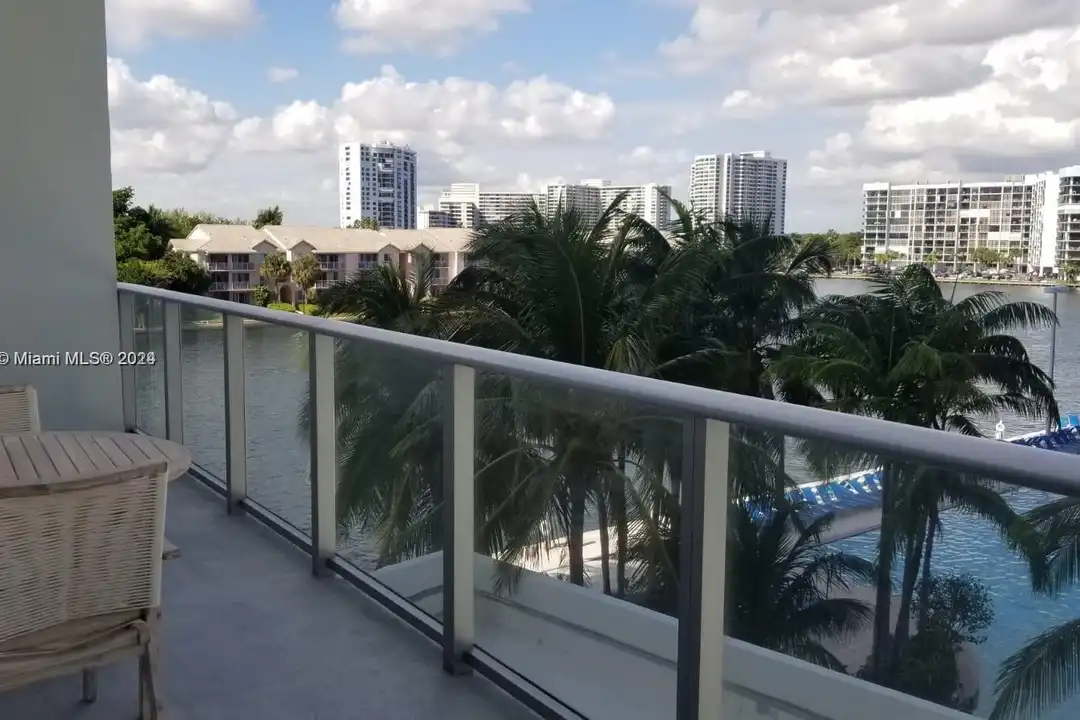 4010 S Ocean Dr unit R301 - View 4