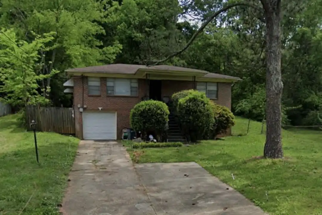 1677 Pine Ave SW – photo 1