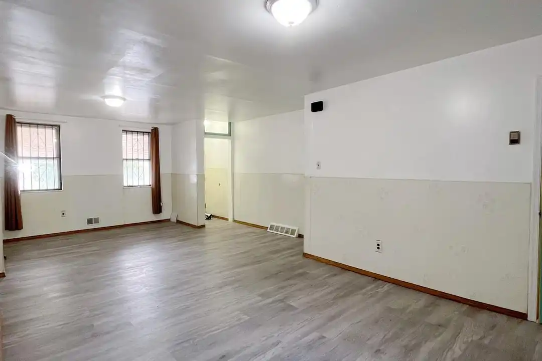 1811 E Sergeant St – photo 1