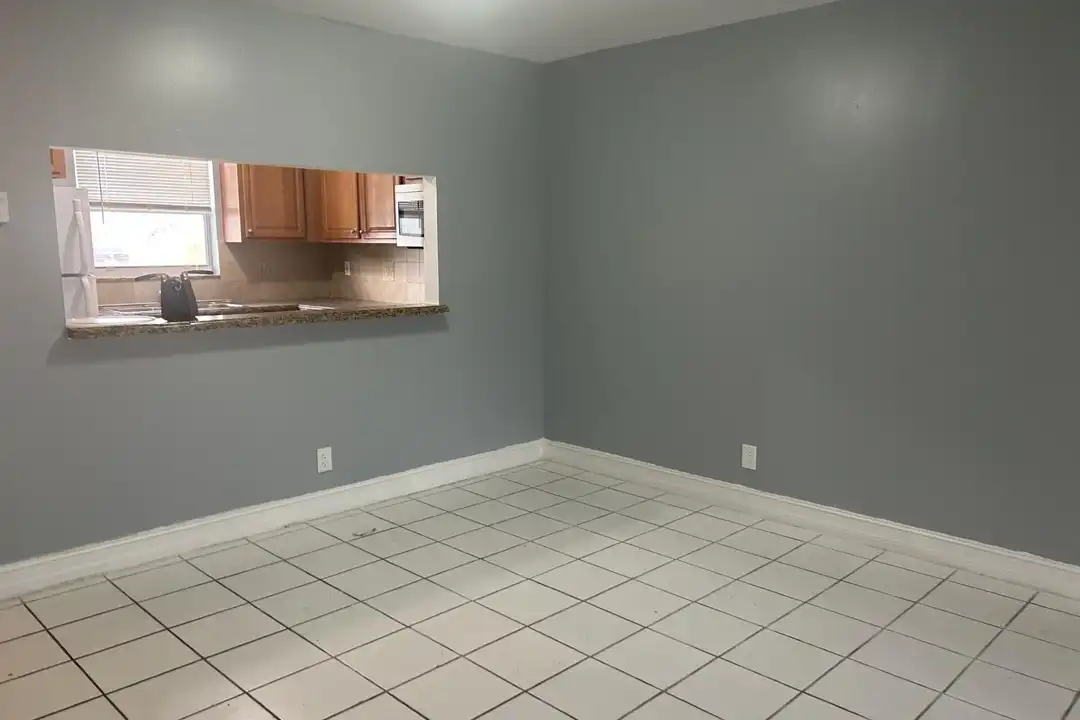 729 Lori Dr #101 - More