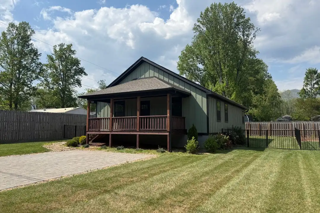 88 Atkins Dr - View 3