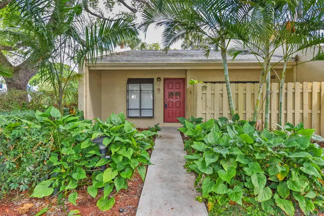 1400 NW 9th Ave unit B-8 - View 3