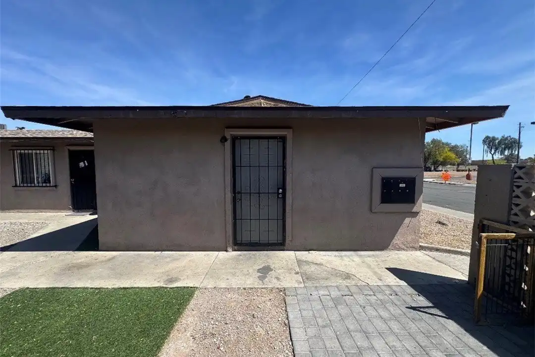 2505 Cedar Ave #1 – photo 1