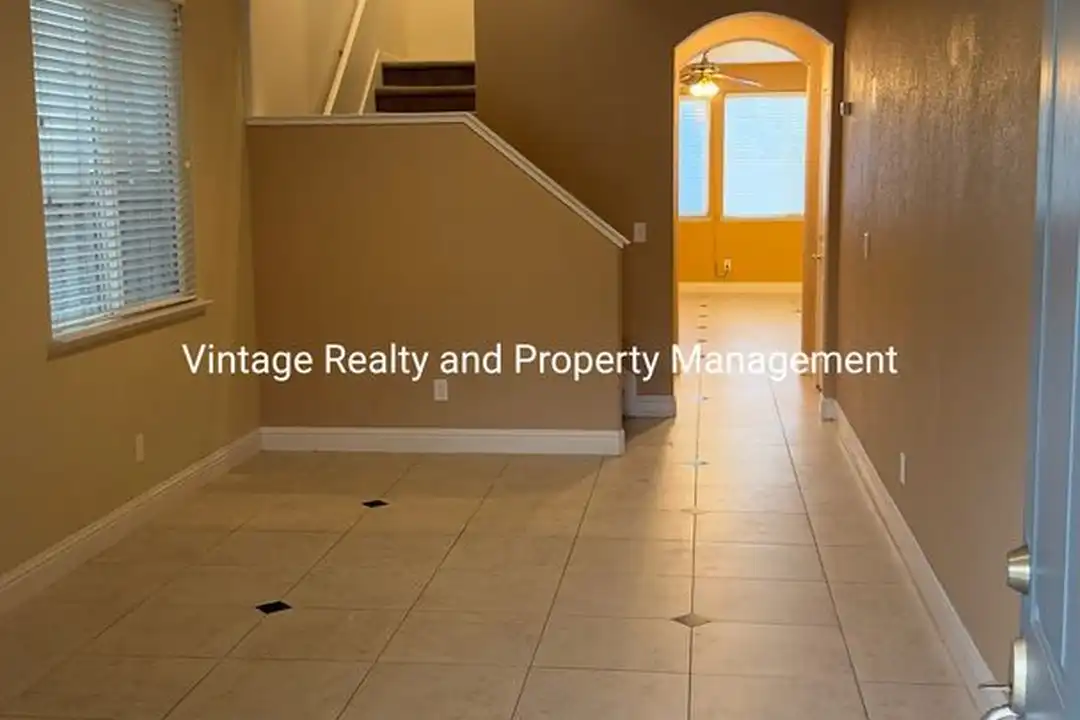 House in Lathrop - View 3