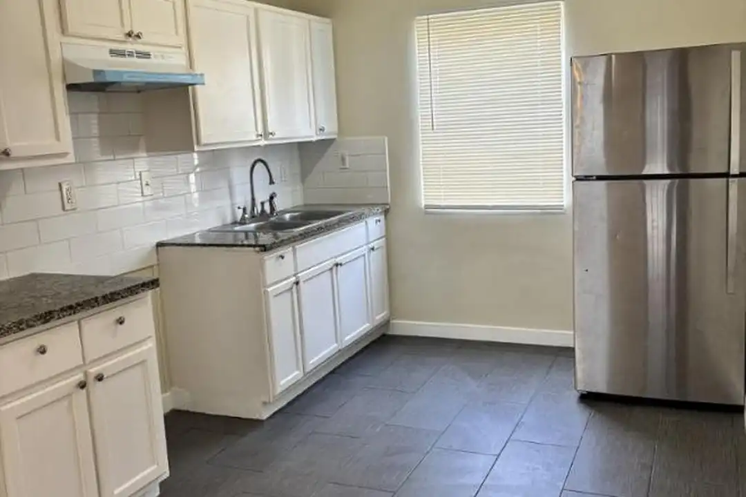Apartment in Los Angeles, Broadway-Manchester - More