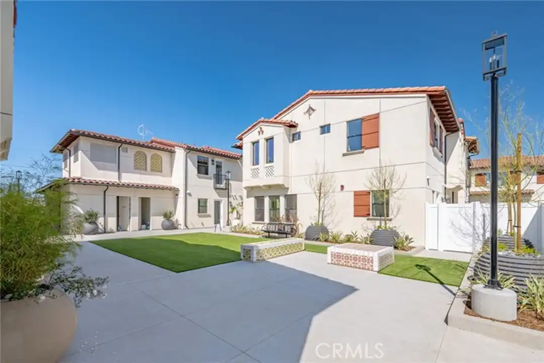 180 New Ave unit 5 - More