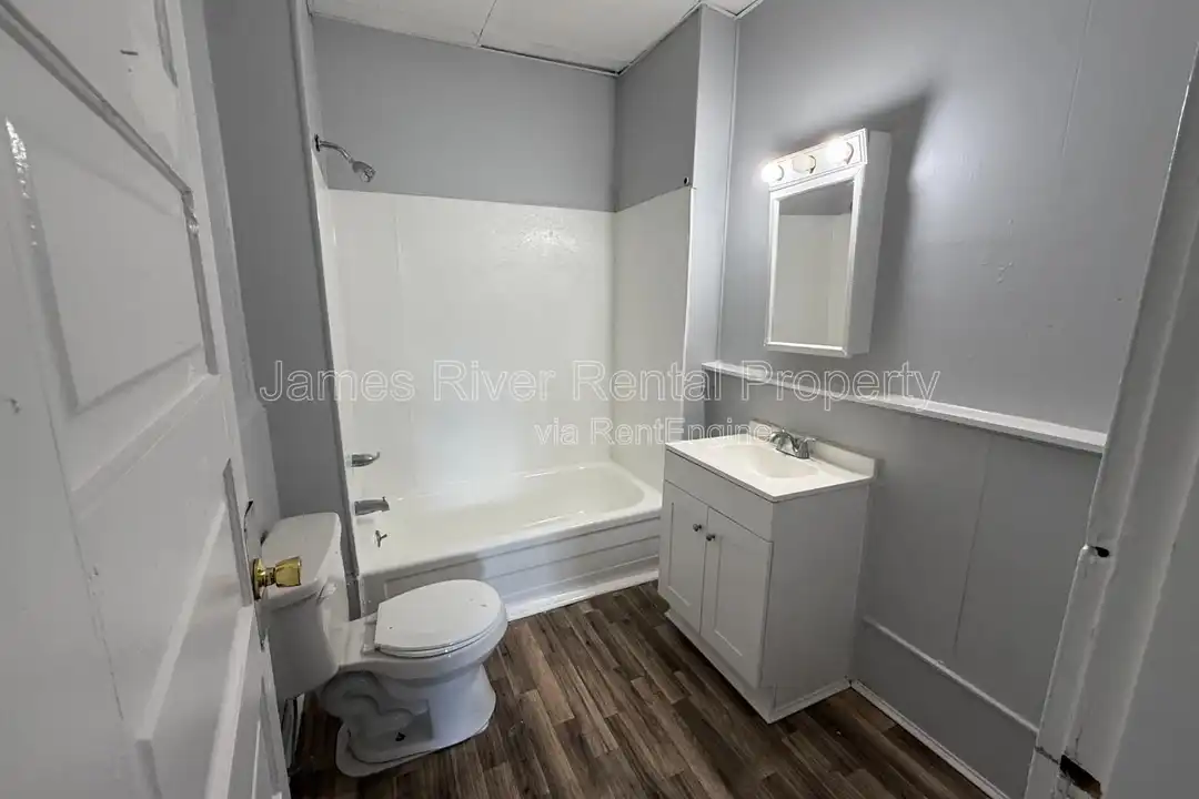 2107 Park Ave unit 4 - View 5