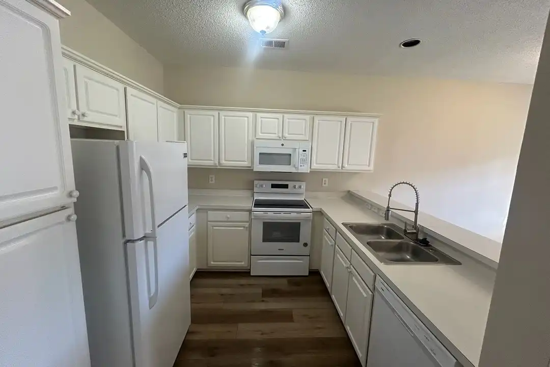 6308 Sweetwater Blvd - More