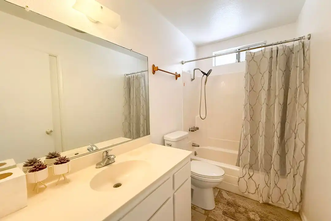 7496 Church St - More
