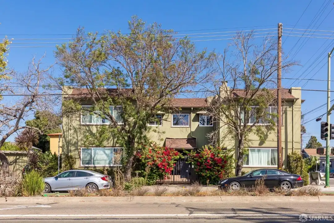 906 40th St - View 2