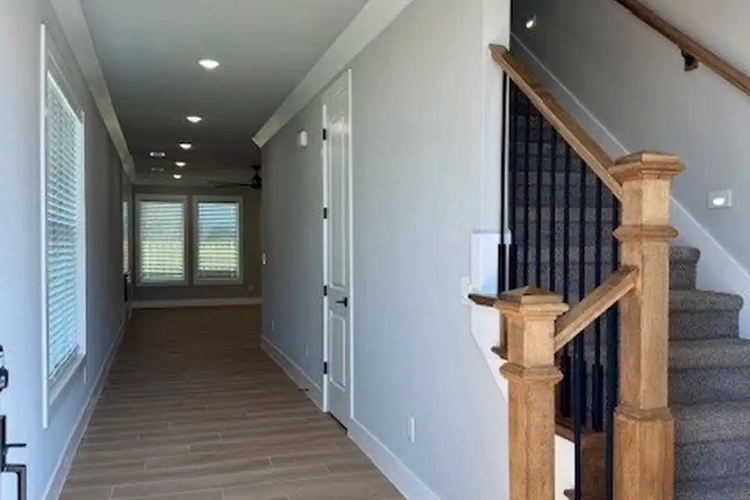 1700 Jensen Ave - View 5