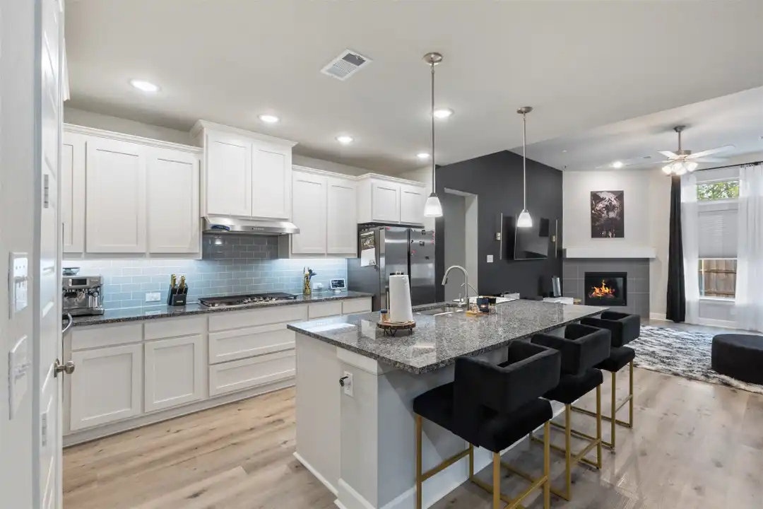 324 Moonvine Dr - More