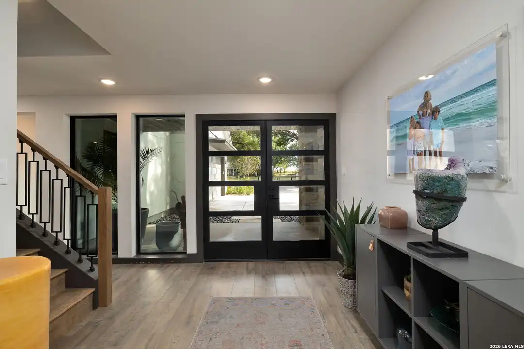 180 Lake Ridge Dr - More