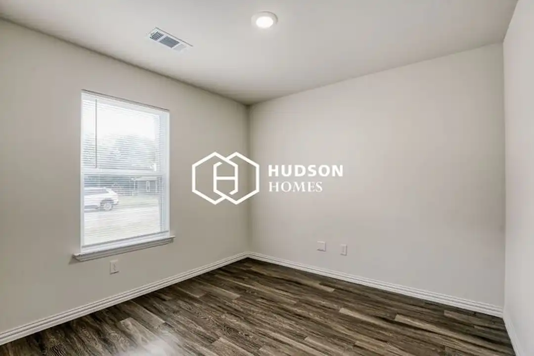 708 S Henderson St - More