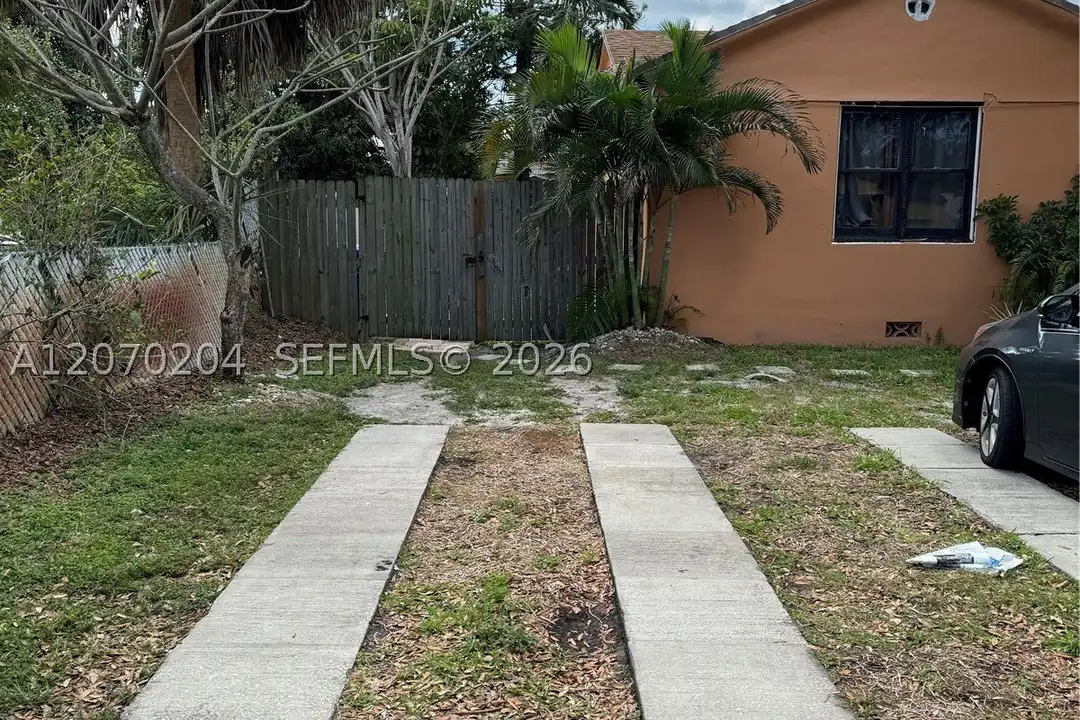1018 N 17th Ct #2B – photo 1