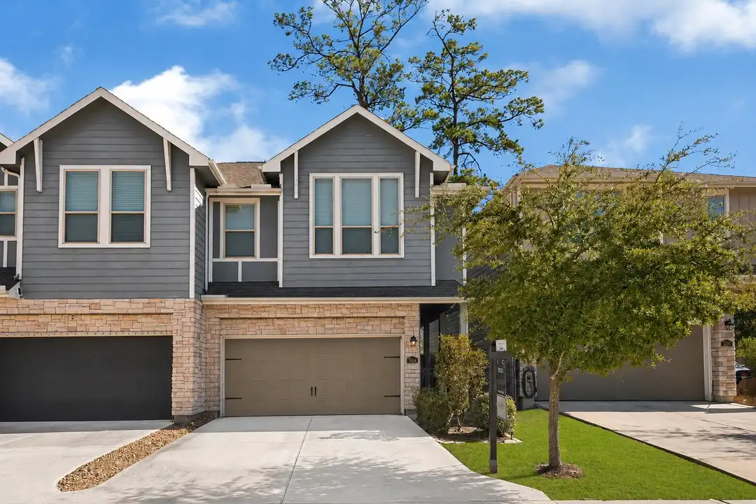 5104 Chapel Heights Dr - View 2