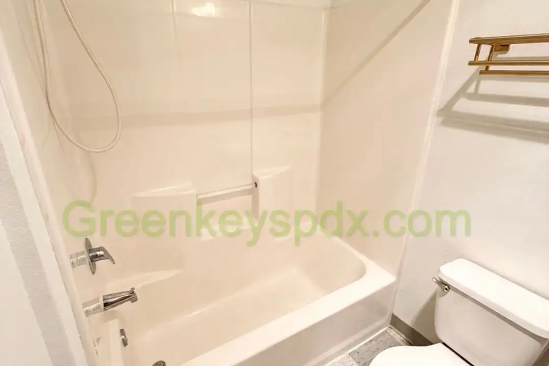 10030 N Lombard St - View 5
