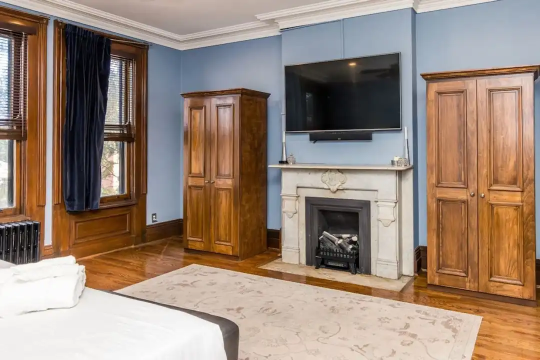 215 W 9th St unit 1056144P – photo 1