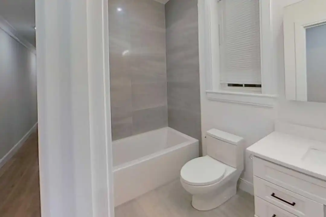 Apartment in Brighton, Cleveland Circle - View 5