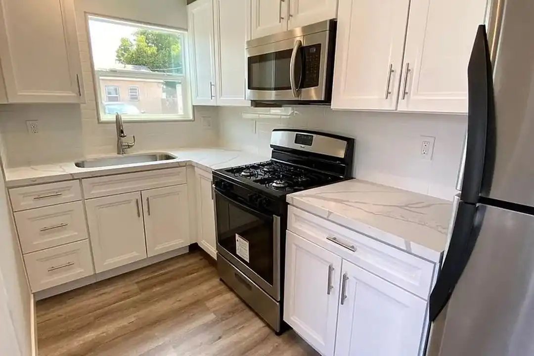 4829 35th St – photo 1