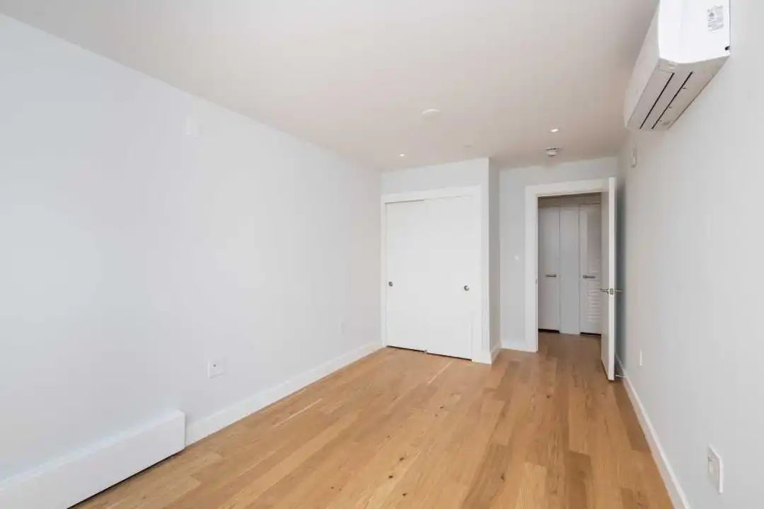 1420 Columbia Rd - View 5