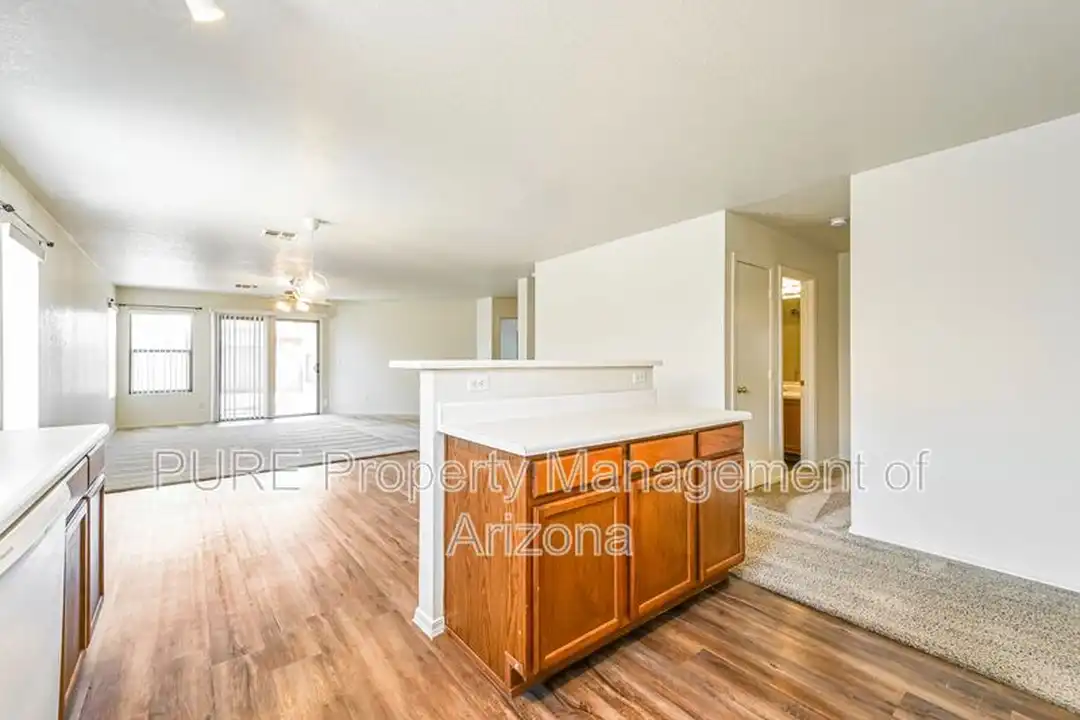 673 S Porter St - View 3