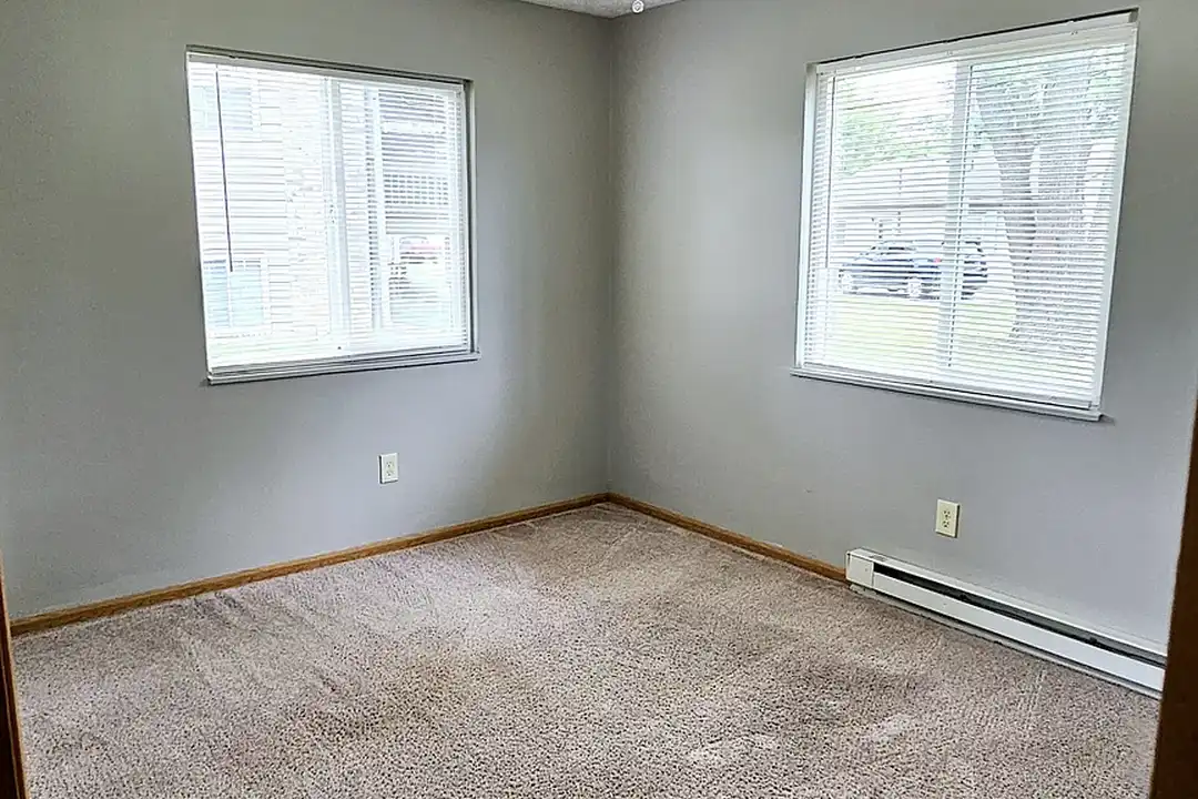Wesley Court Apartments – photo 1
