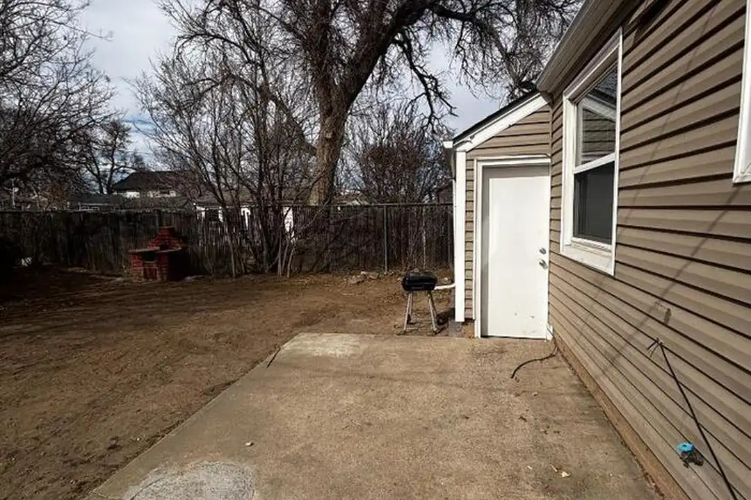 4911 Clay St – pohled 2