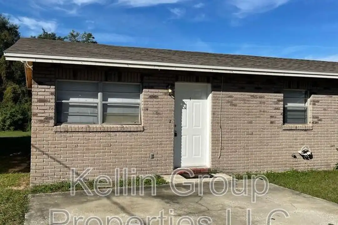 160 N Nekoma Ave unit 1 – photo 1 of 8