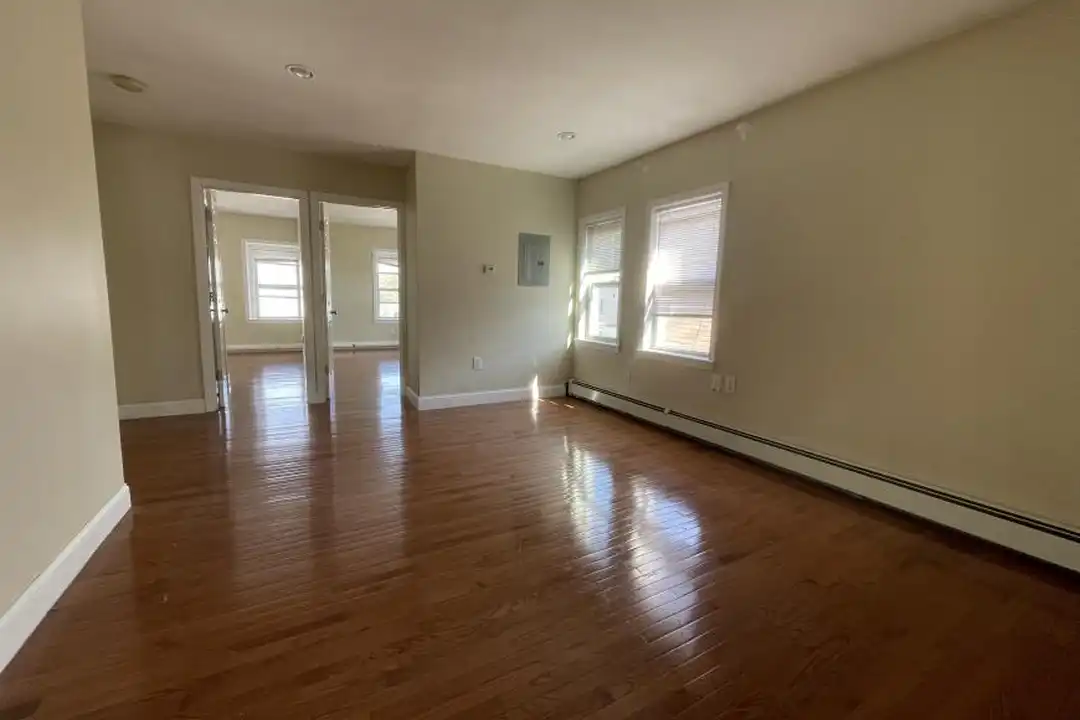 Apartment in Boston - View 3