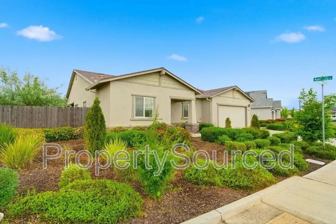2687 Taft Ave - View 3