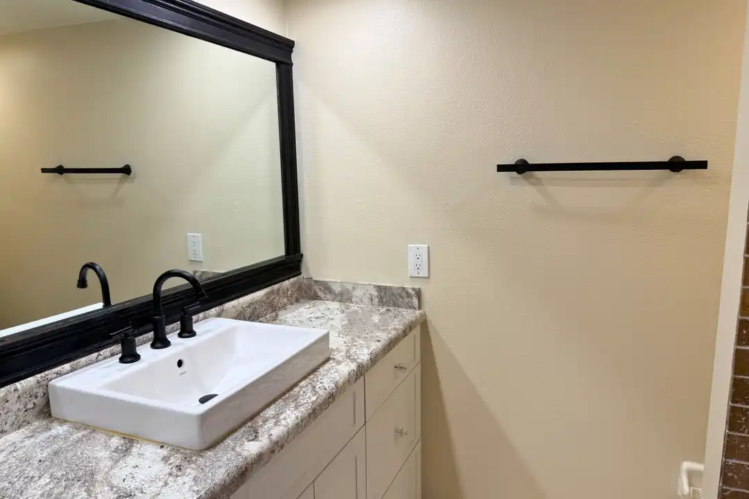 4821 W McElroy Ave unit 4821 – pohled 3
