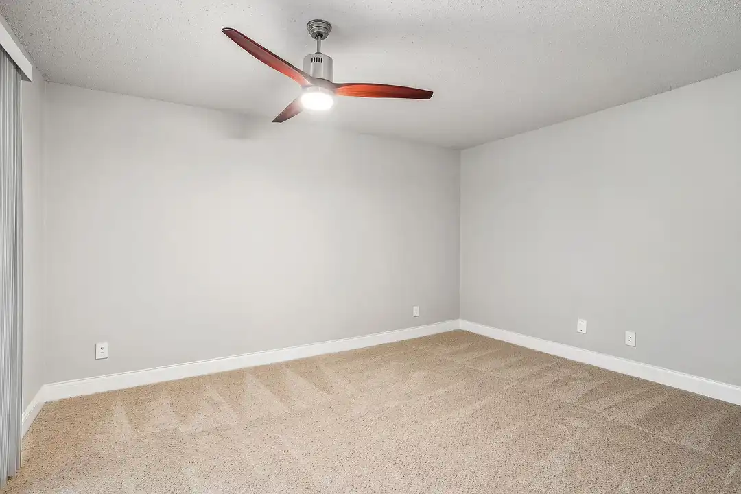 Vantage Point Apartments – photo 1
