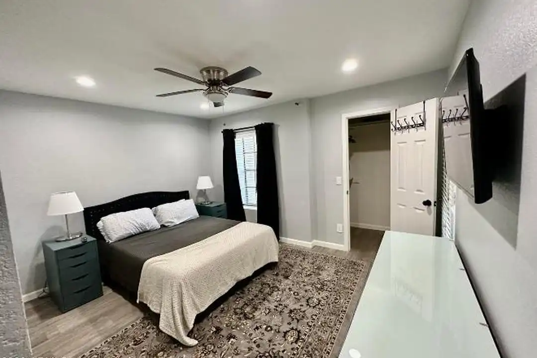 8020 E Thomas Rd - View 3
