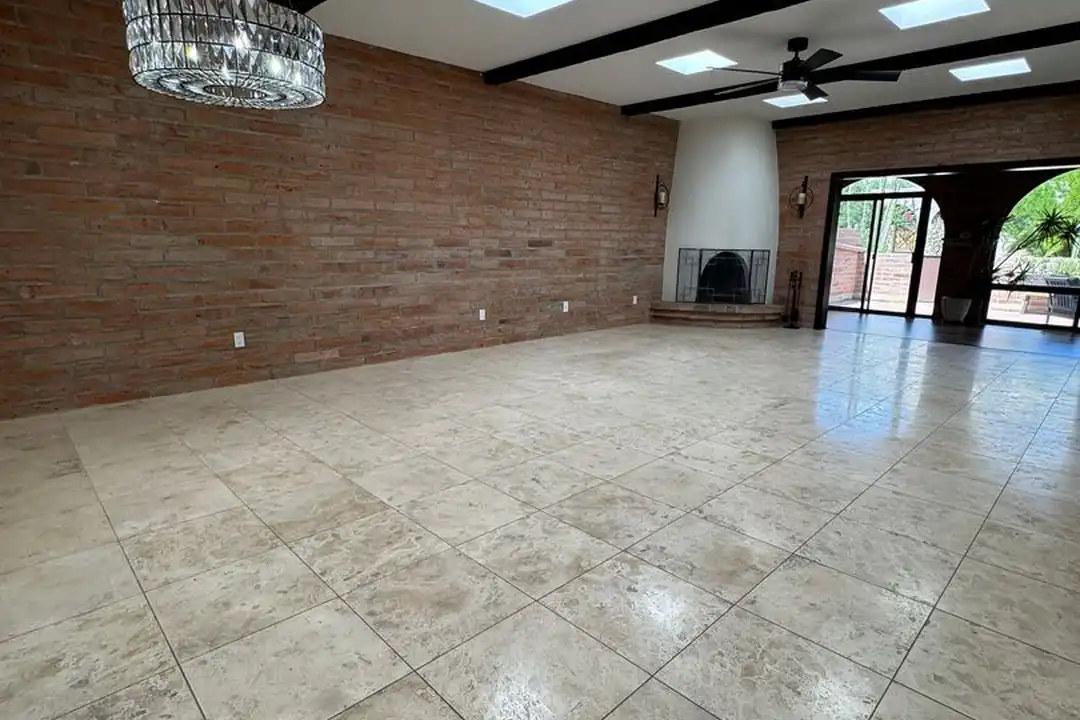4715 E Apple Valley Pl - View 3