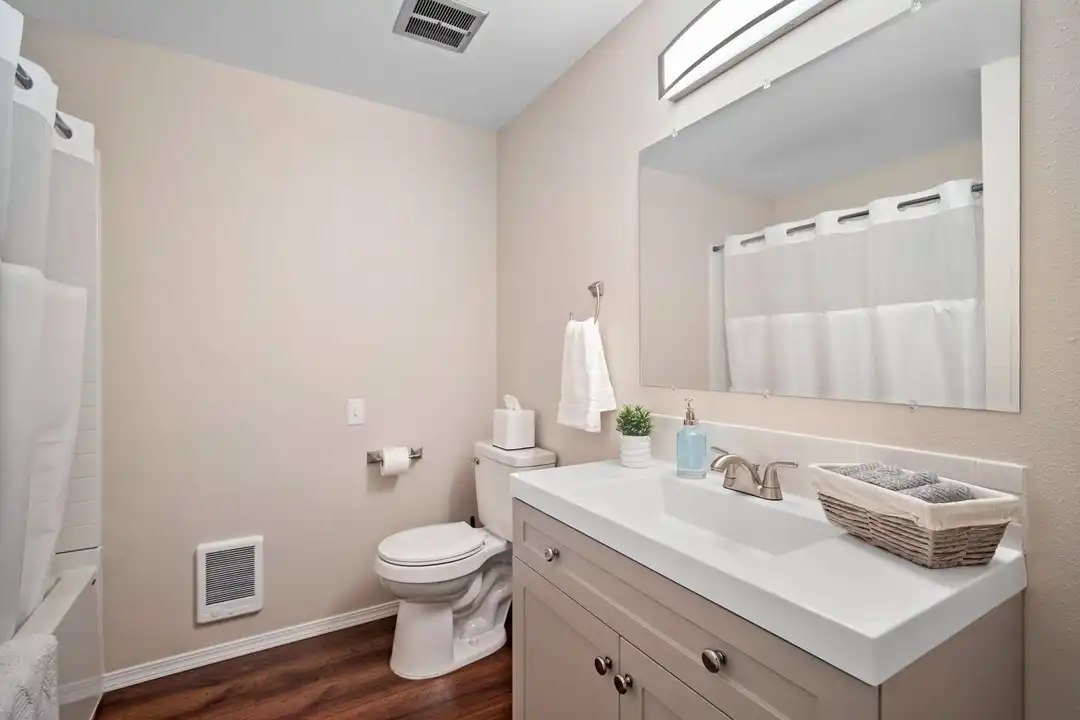 225 E Westview Ave unit # 4 - View 5