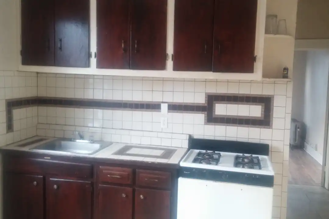 133 Schuyler Ave unit 1r - View 2