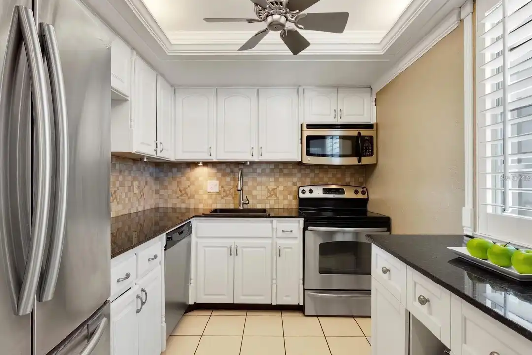 600 Sutton Pl #201 - View 6