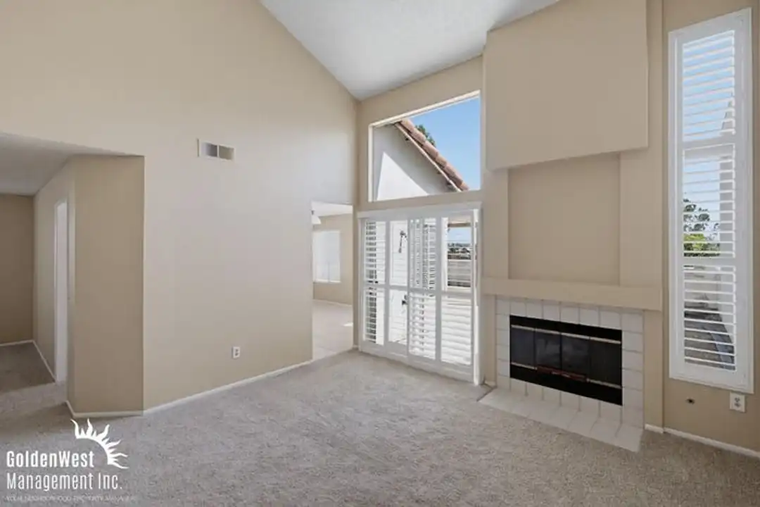 Apartment in San Diego - View 5