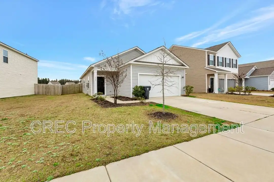 House in Summerville - View 3