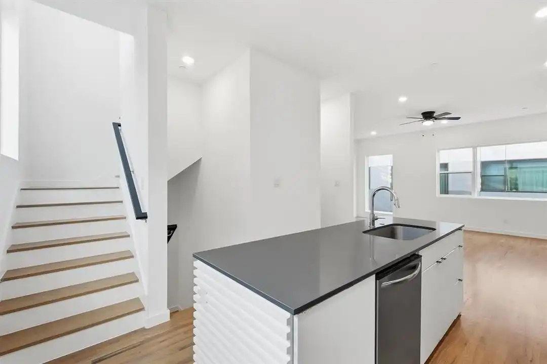 427 W 10th St #502 - View 2