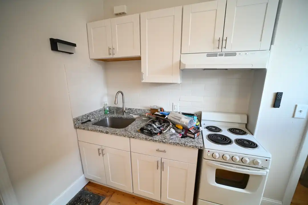 28 Academy Hill Rd unit 1F - View 3