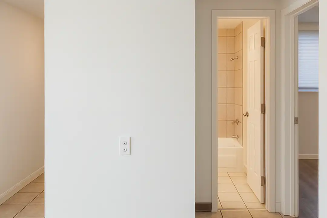 3006 N Institute St - View 4