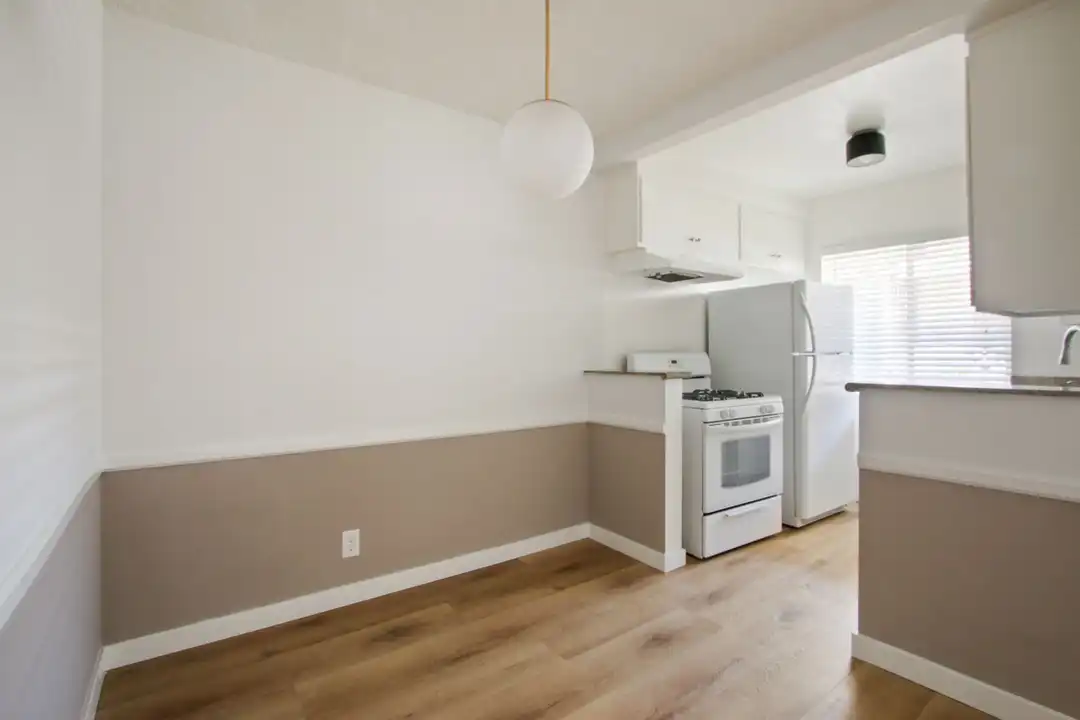 11615 Darlington Ave unit 09 - View 2
