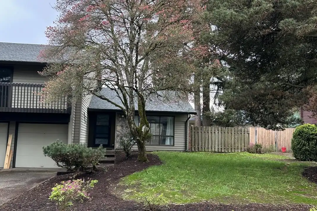 6403 NW Cherry St - View 2