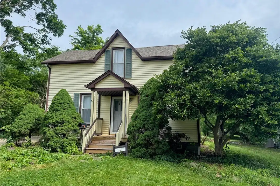 6917 Daisy Ave – photo 1 of 21