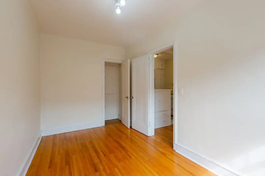 3252 Girard Ave S unit 201 - View 5