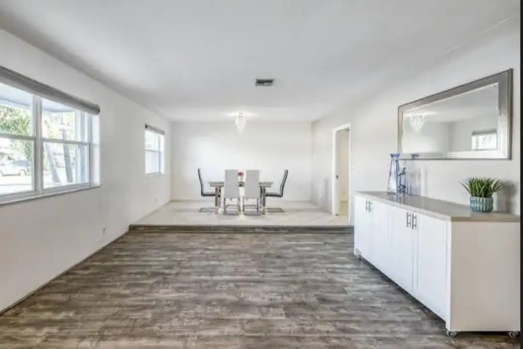 2200 N 47th Ave - View 3