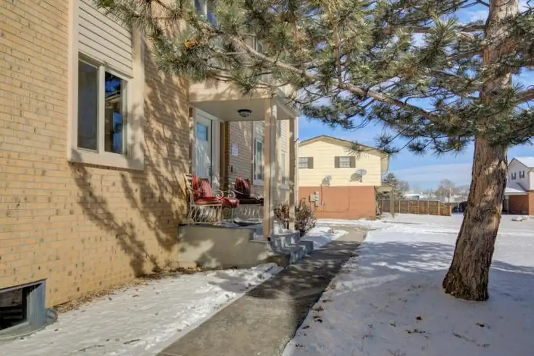 1331 Merl Pl - View 2